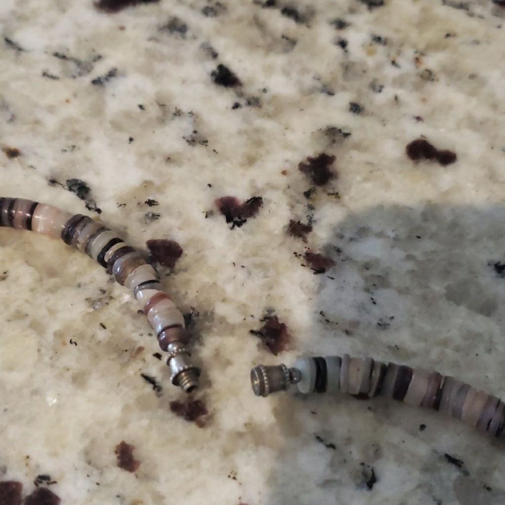 3/$20 Shell Necklace ⚓🥁 - Picture 3 of 6